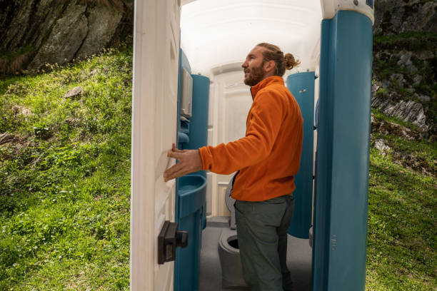 Portable Toilet Options We Offer in Loogootee, IN