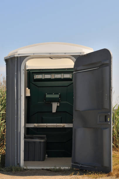 Best Portable restroom trailer rental  in Loogootee, IN