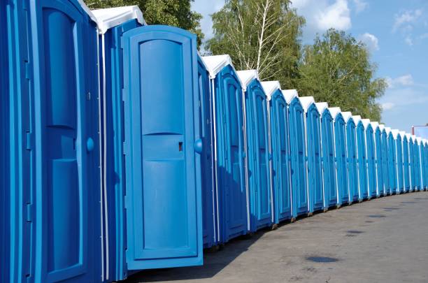 Best Portable restroom trailer rental  in Loogootee, IN